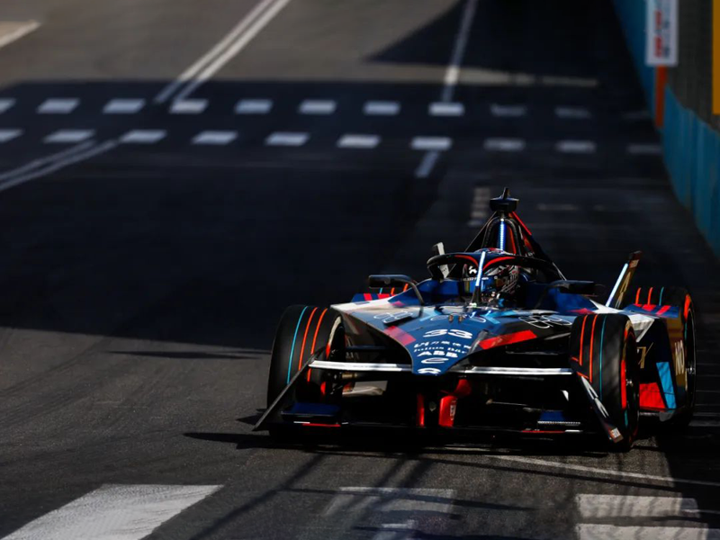 黄金城hjc-第十五届四季滑雪精英赛青岛落幕 青少年雪道竞逐展活力